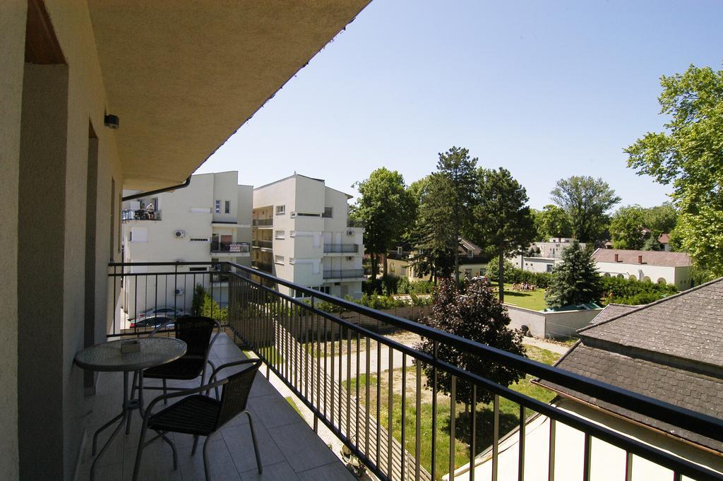 Hotel Corso Siófok Pokoj fotografie