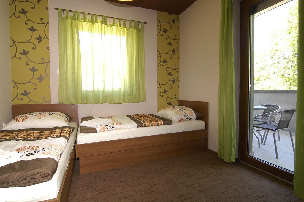 Hotel Corso Siófok Pokoj fotografie